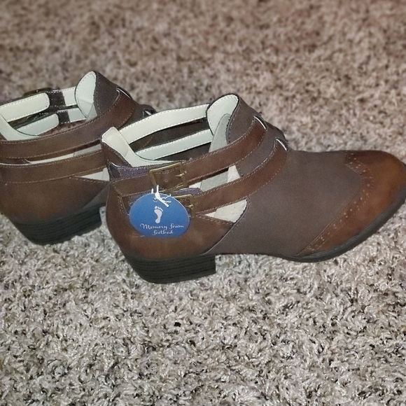JBU Brown Booties - Picture 3 of 3